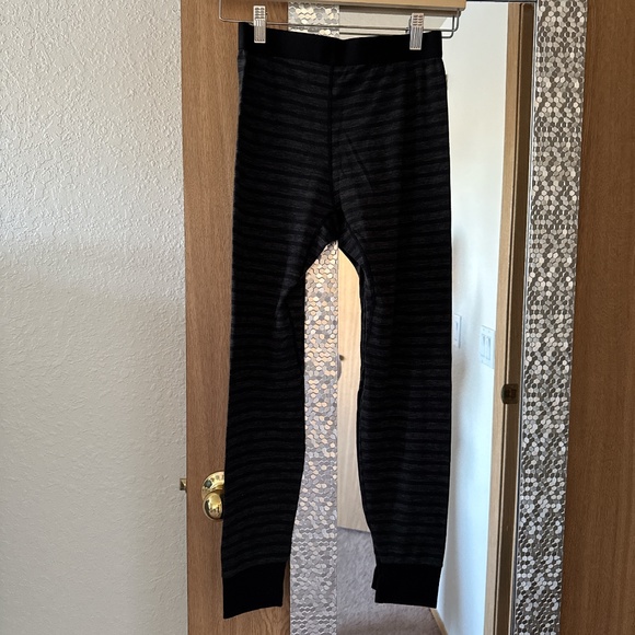 Men's Uniqlo gray striped base layer heat tech leggings, small - Picture 2 of 4